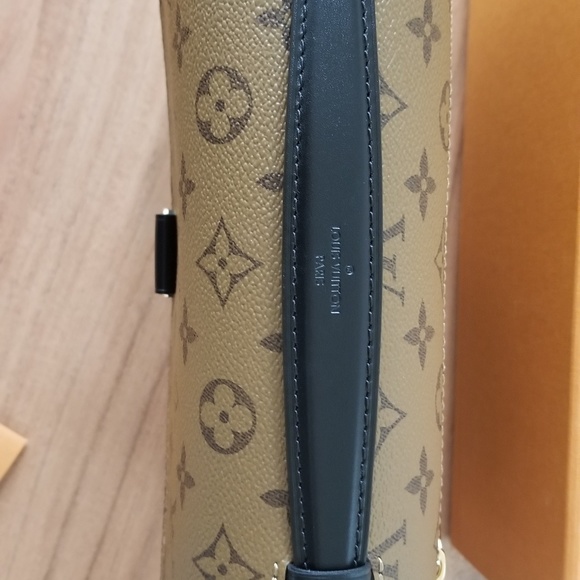 Brand New Pochette Metis Reverse - Picture 8 of 8